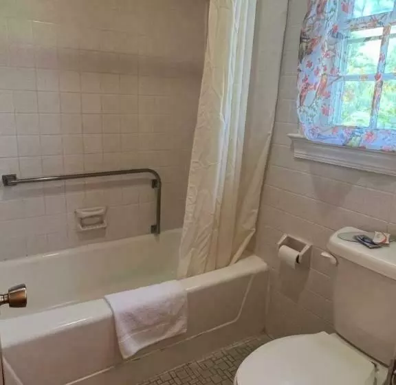 Washington & Lee Motel