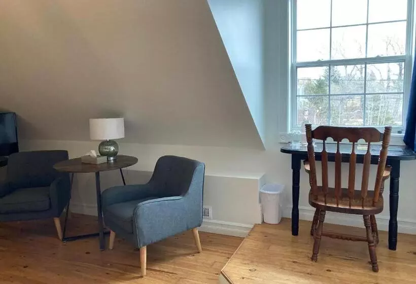 ユースホステル Groundswell Pub & Inn