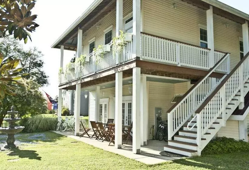 Retkeilymaja Haven Point Inn