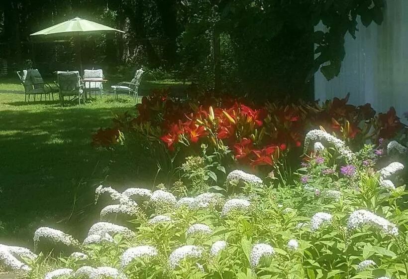 Retkeilymaja Haven Point Inn