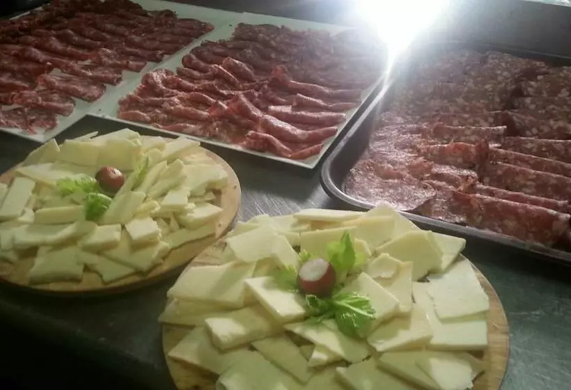 Aamiaismajoitus (B&B) Agriturismo Parco Campofelice