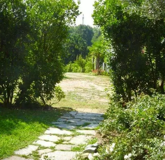 Aamiaismajoitus (B&B) Agriturismo Parco Campofelice