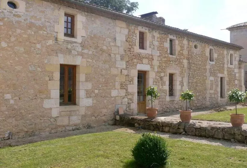 Aamiaismajoitus (B&B) Chateau De Castelneau