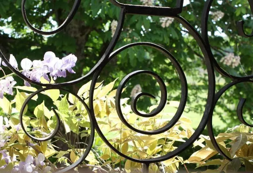 Aamiaismajoitus (B&B) Chateau De Castelneau