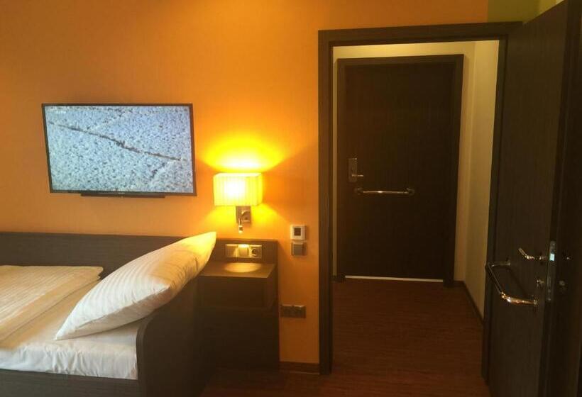 Casino & Hotel Admiral Strážný