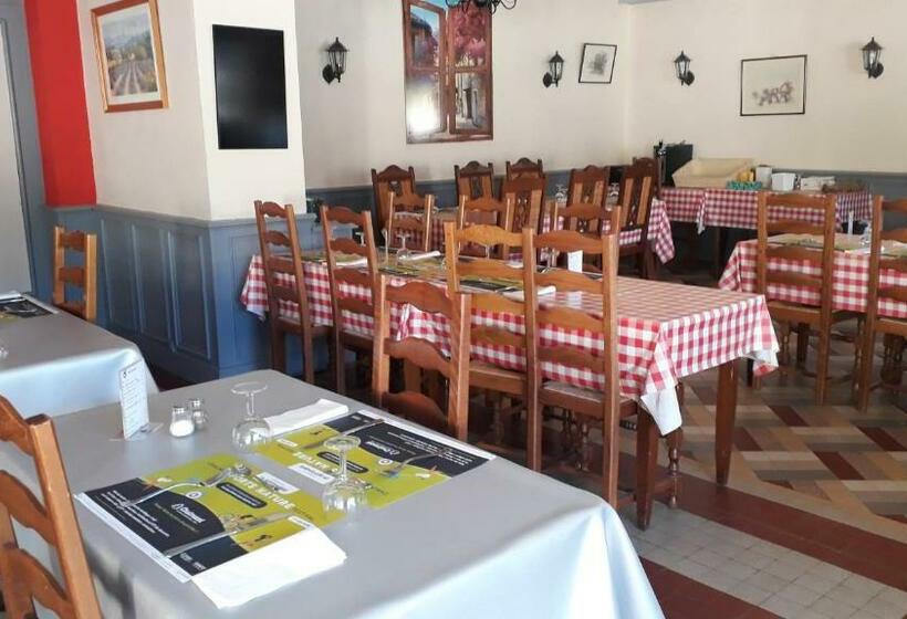 ホテル Gites Des Touristes