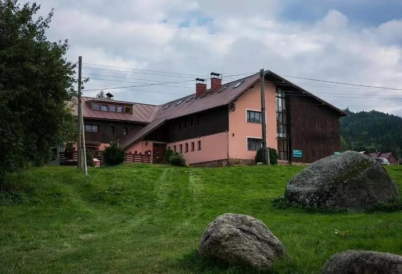 Hotelli Hacienda Čert Kořenov