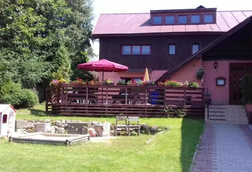 Hotelli Hacienda Čert Kořenov