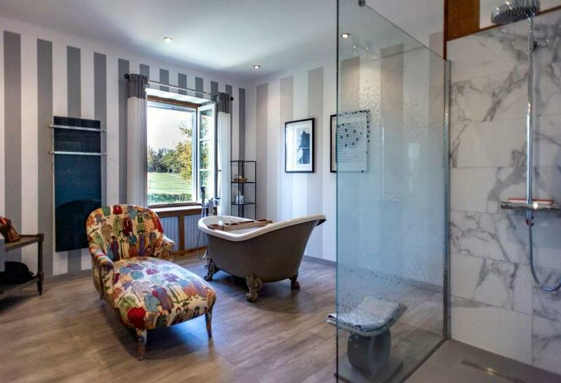 Les Deux Abbesses En Vert | La Grande Maison B&b