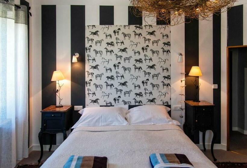 Les Deux Abbesses En Vert | La Grande Maison B&b