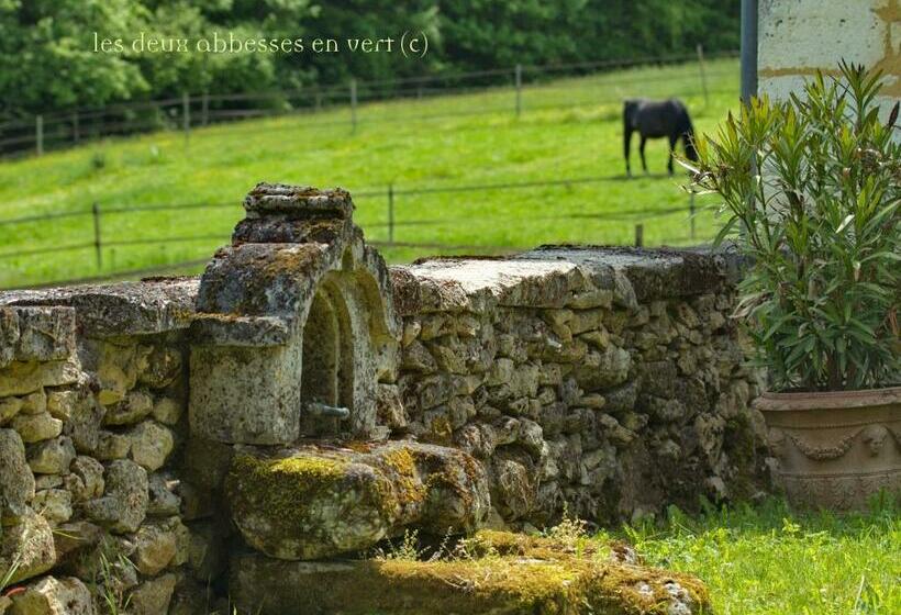 Les Deux Abbesses En Vert | La Grande Maison B&b