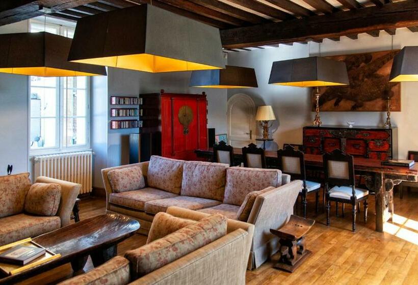 Les Deux Abbesses En Vert | La Grande Maison B&b