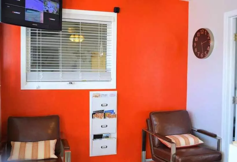 Motelli St. Paul Lodge