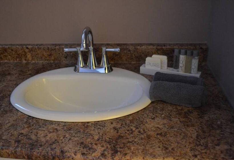 Motel St. Paul Lodge