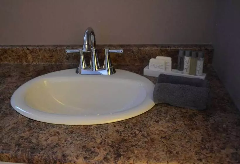 Motelli St. Paul Lodge