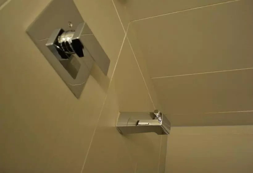 Motelli St. Paul Lodge