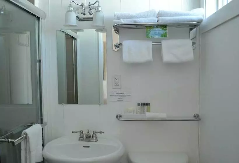 Motelli St. Paul Lodge