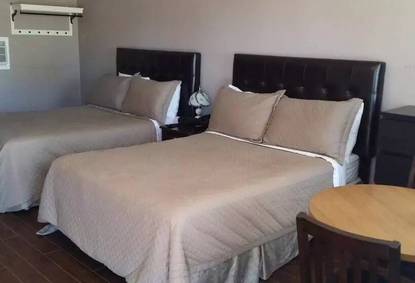 Motelli St. Paul Lodge