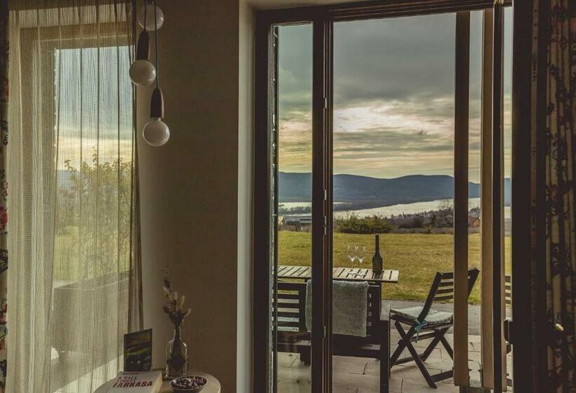 Natura Hill Panzió & Slow Food Fine Bistro