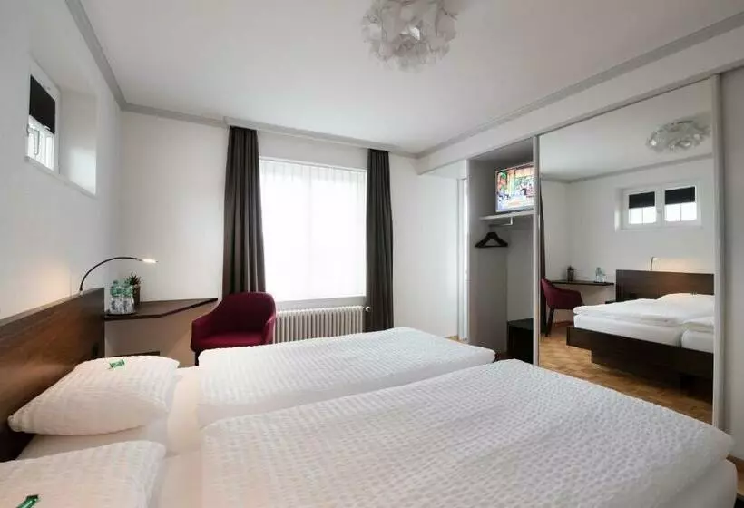 Majatalo Gasthaus Zum Bahnhof