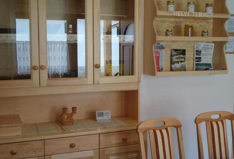 ペンション Gerendás Vendégház