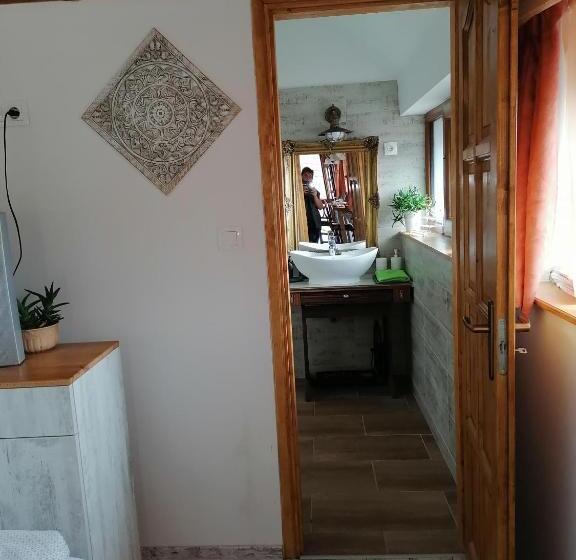 بنسيون Míves Vendégház