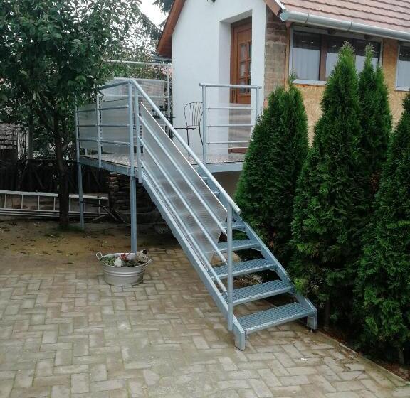 بنسيون Míves Vendégház