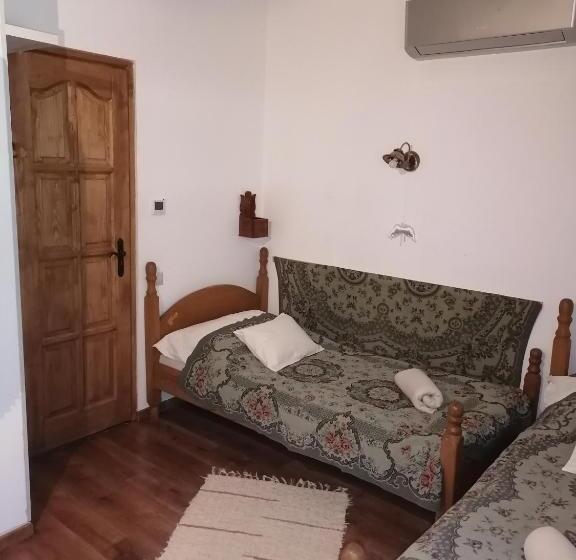 بنسيون Míves Vendégház