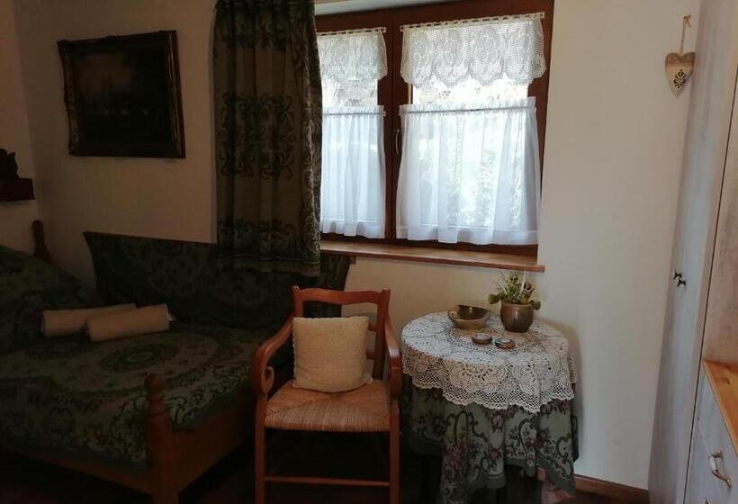 بنسيون Míves Vendégház