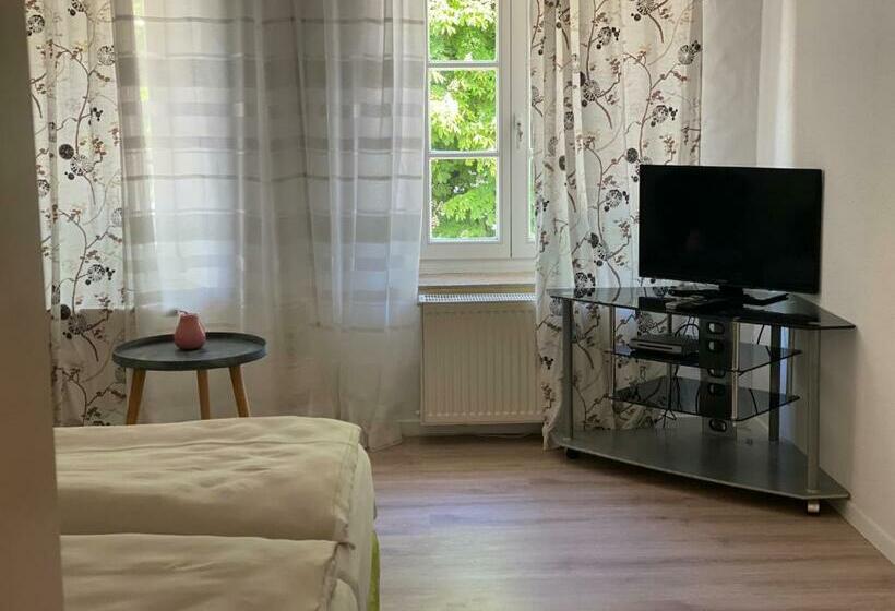 펜션 Rezas Restaurant Gästehaus