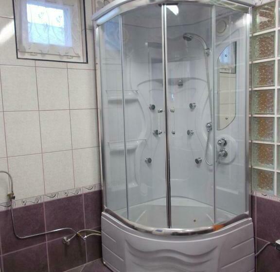 بنسيون Sárkeszi Vendégszálló