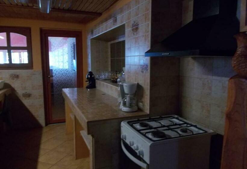 بنسيون Sárkeszi Vendégszálló