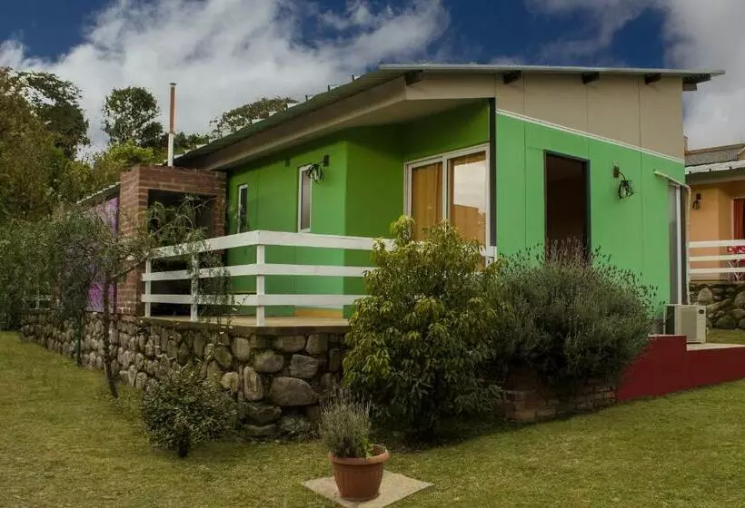 ユースホステル Cabañas Rosaverde