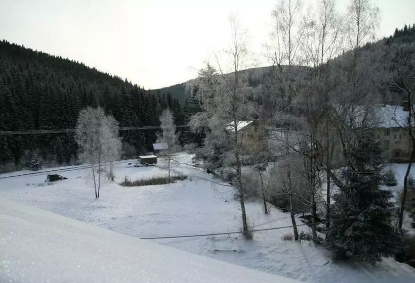 Retkeilymaja Pension Martinské údolí   Dependance