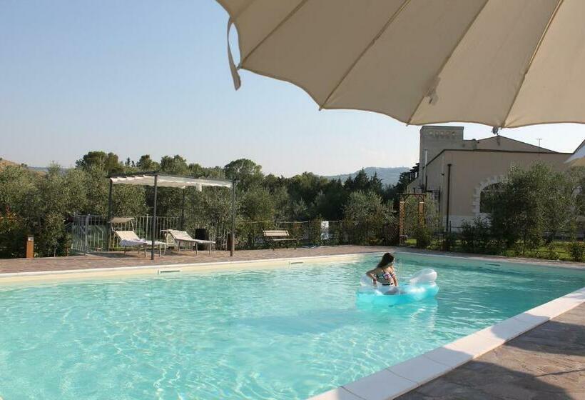 ホテル Agriturismo L'assiolo