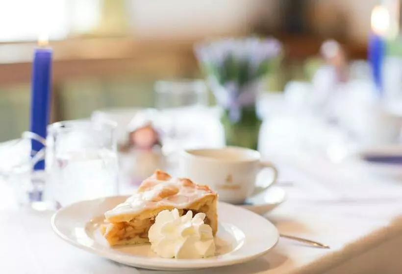 ホテル Gasthof Zur Post