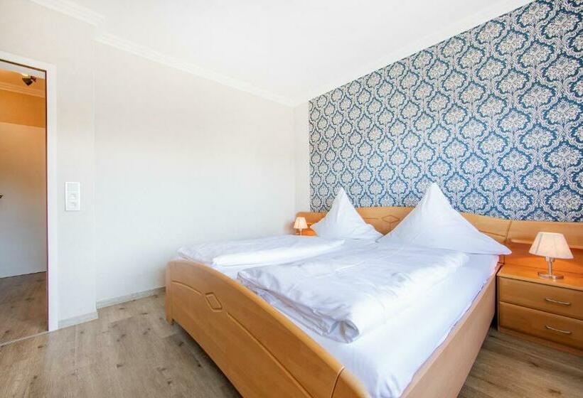 בית מלון כפרי Landgasthaus Zum Kreuzberg