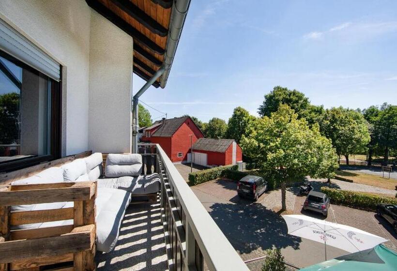 בית מלון כפרי Landgasthaus Zum Kreuzberg