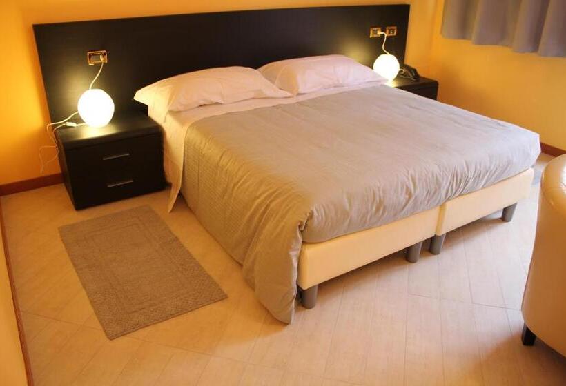 酒店 Padus Meublè Parma