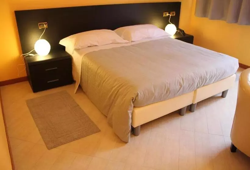 Hotelli Padus Meublè Parma