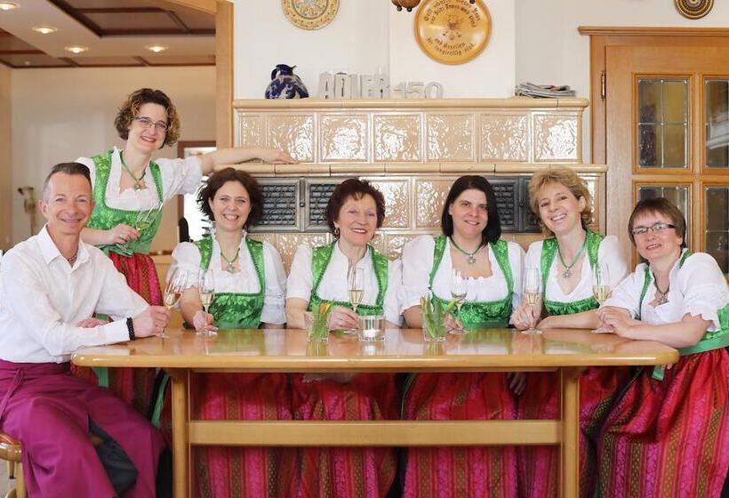 ホテル Restaurant Gasthof Adler