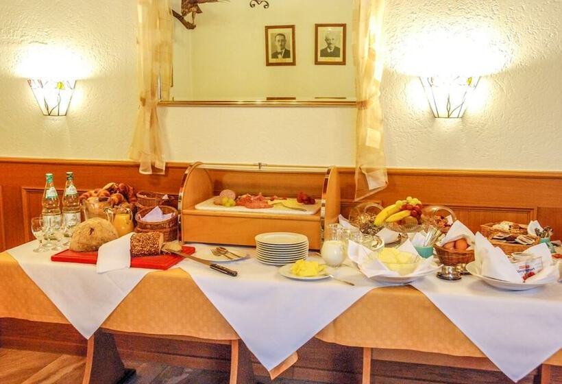 ホテル Restaurant Gasthof Adler