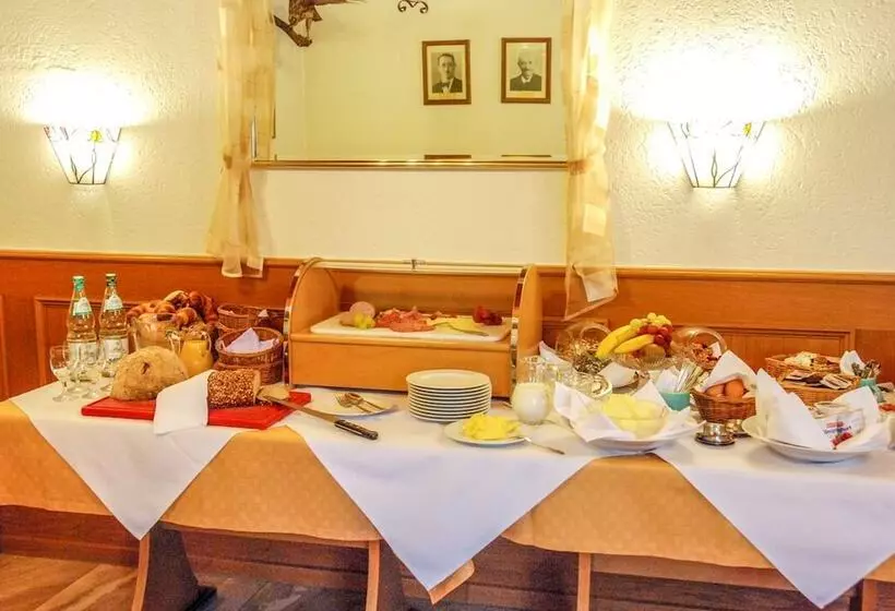 Hotelli Restaurant Gasthof Adler