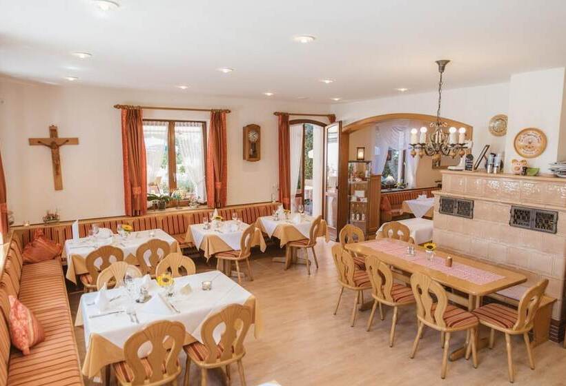 ホテル Restaurant Gasthof Adler