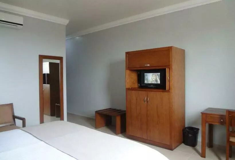 ホテル Villa Montes