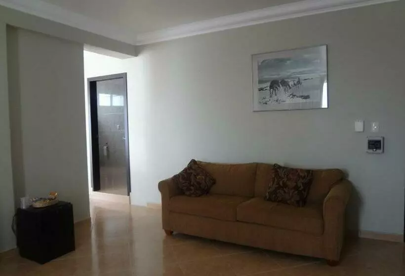 ホテル Villa Montes