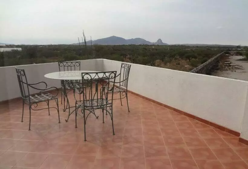 ホテル Villa Montes