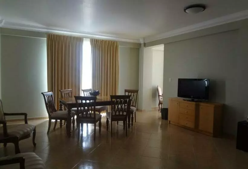 ホテル Villa Montes