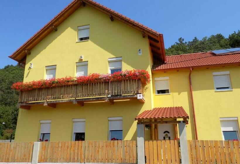 ペンション Bakterház Vendégház