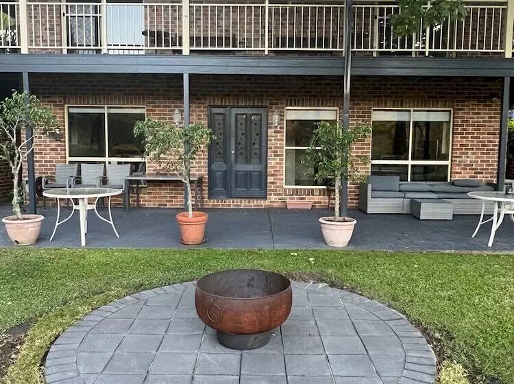 ペンション The Acreage Boutique Guesthouse